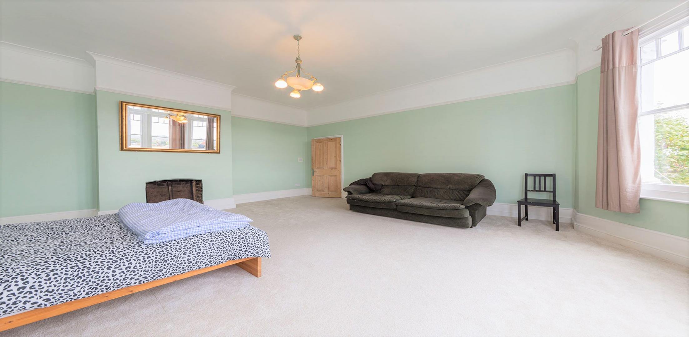 			3 Bedroom, 1 bath, 1 reception Flat			 Mill Lane, West Hampstead, WEST HAMPSTEAD